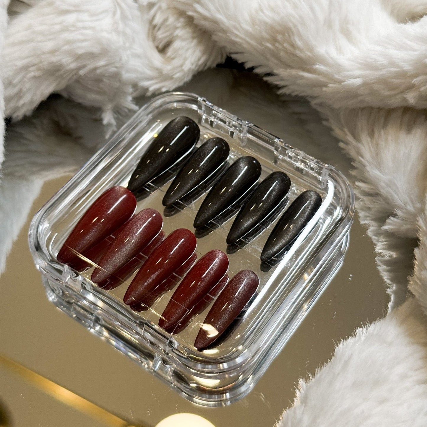 à Zensource Press on Nails - Crimson Veil